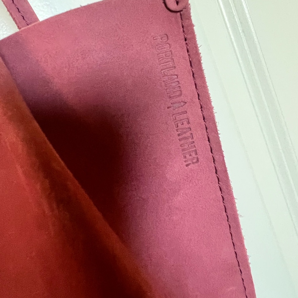 Portland Leather Maroon Shoulder Bag - Picture 2 of 4